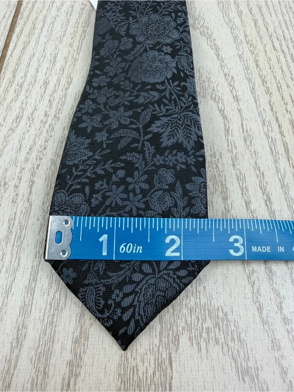 575 Bar III Men's Tie Central Grid 010 Charcoal Black $55 Polyester Skinny Slim